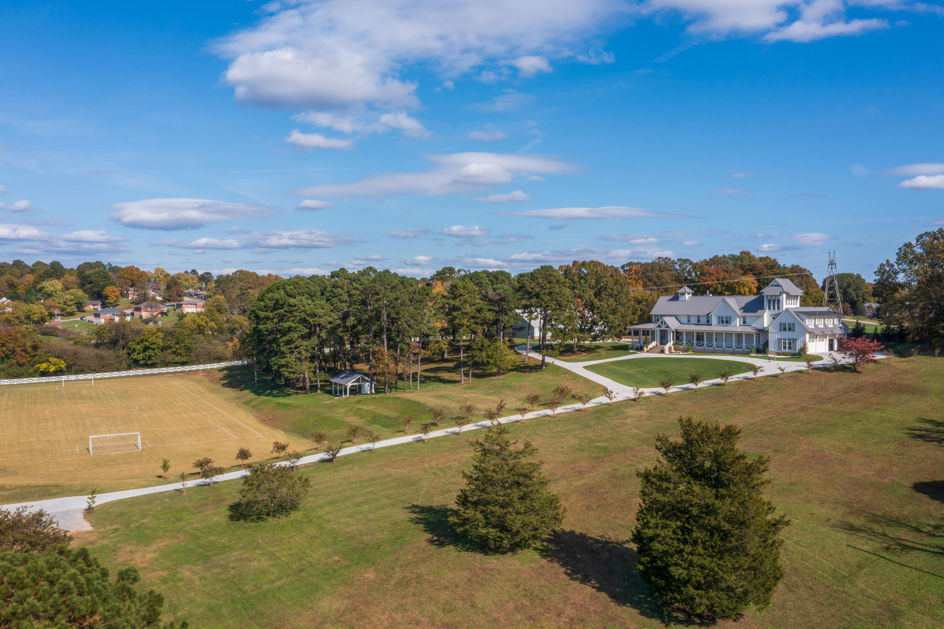 7468 Noah Reid Road