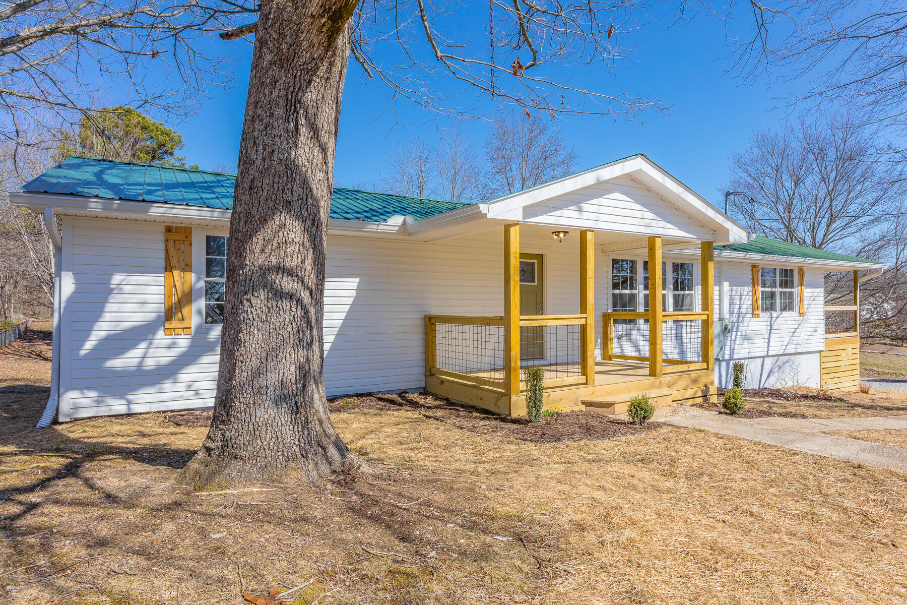 120 Dennis Road, Trenton, Georgia image 1