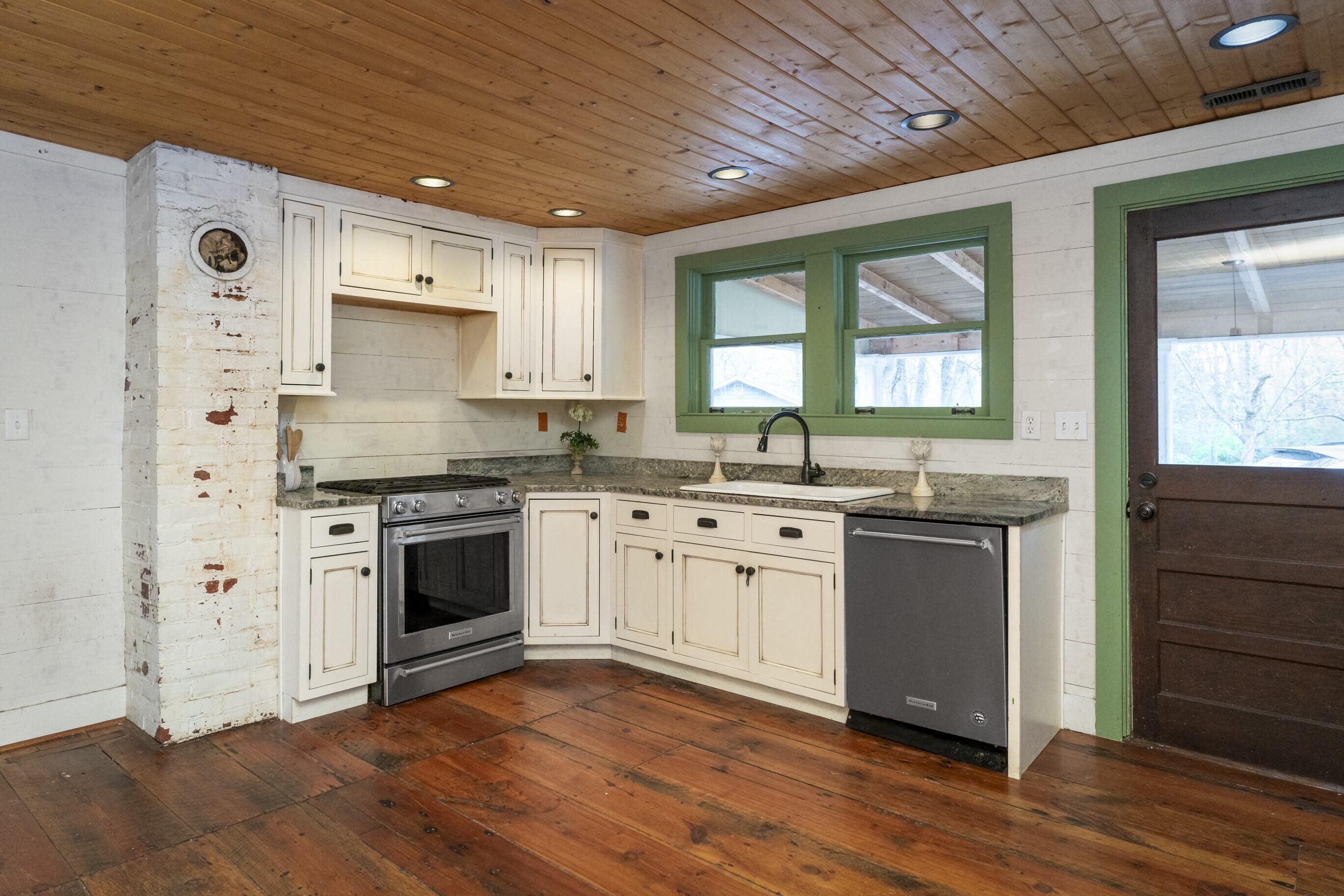2888 Glass Mill Road, Chickamauga, Georgia image 10