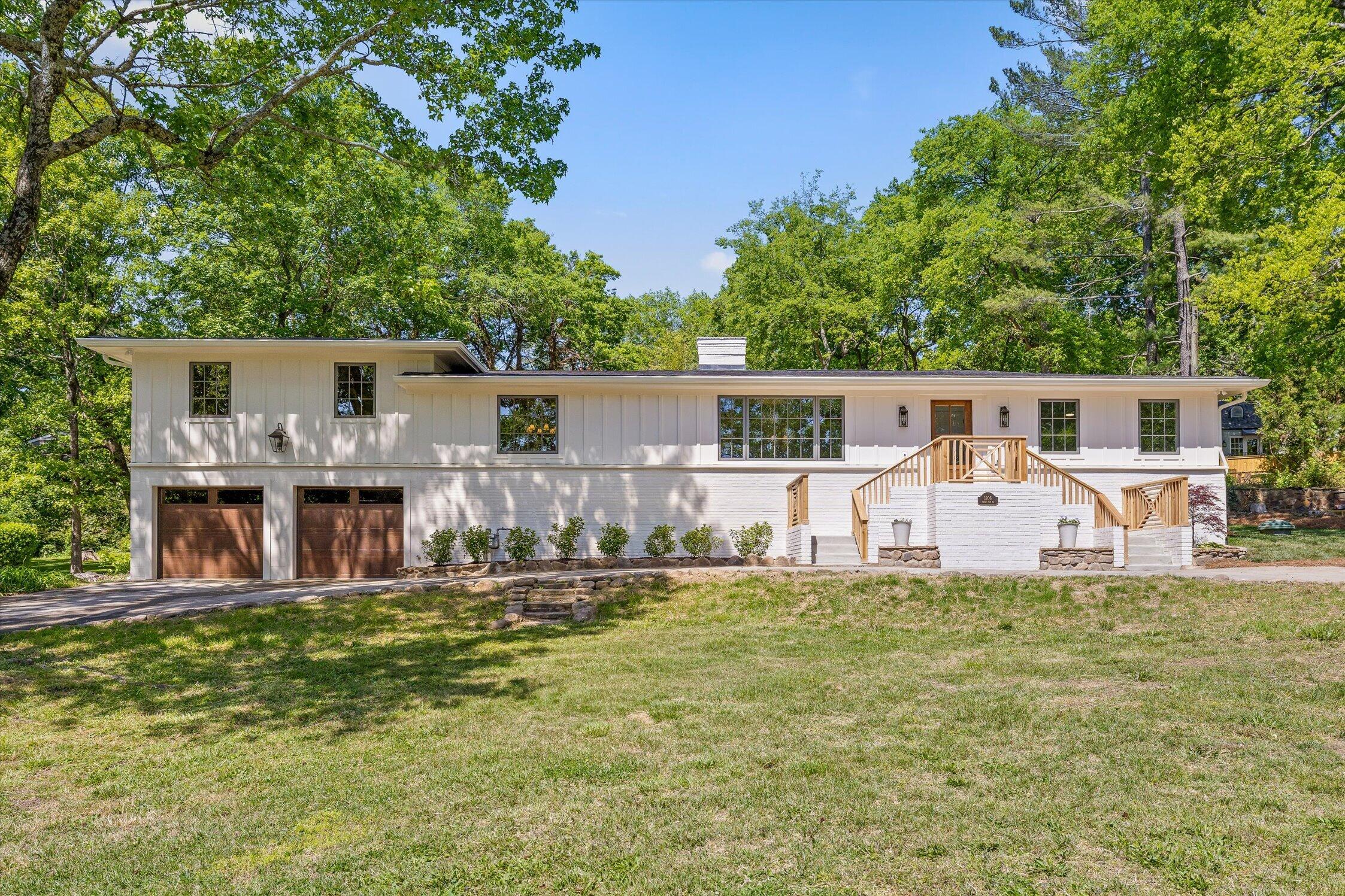 1206 Peter Pan Road