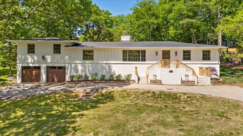 Photo of 1206 Peter Pan Road, Lookout Mountain, GA 30750 (MLS # 1534036)
