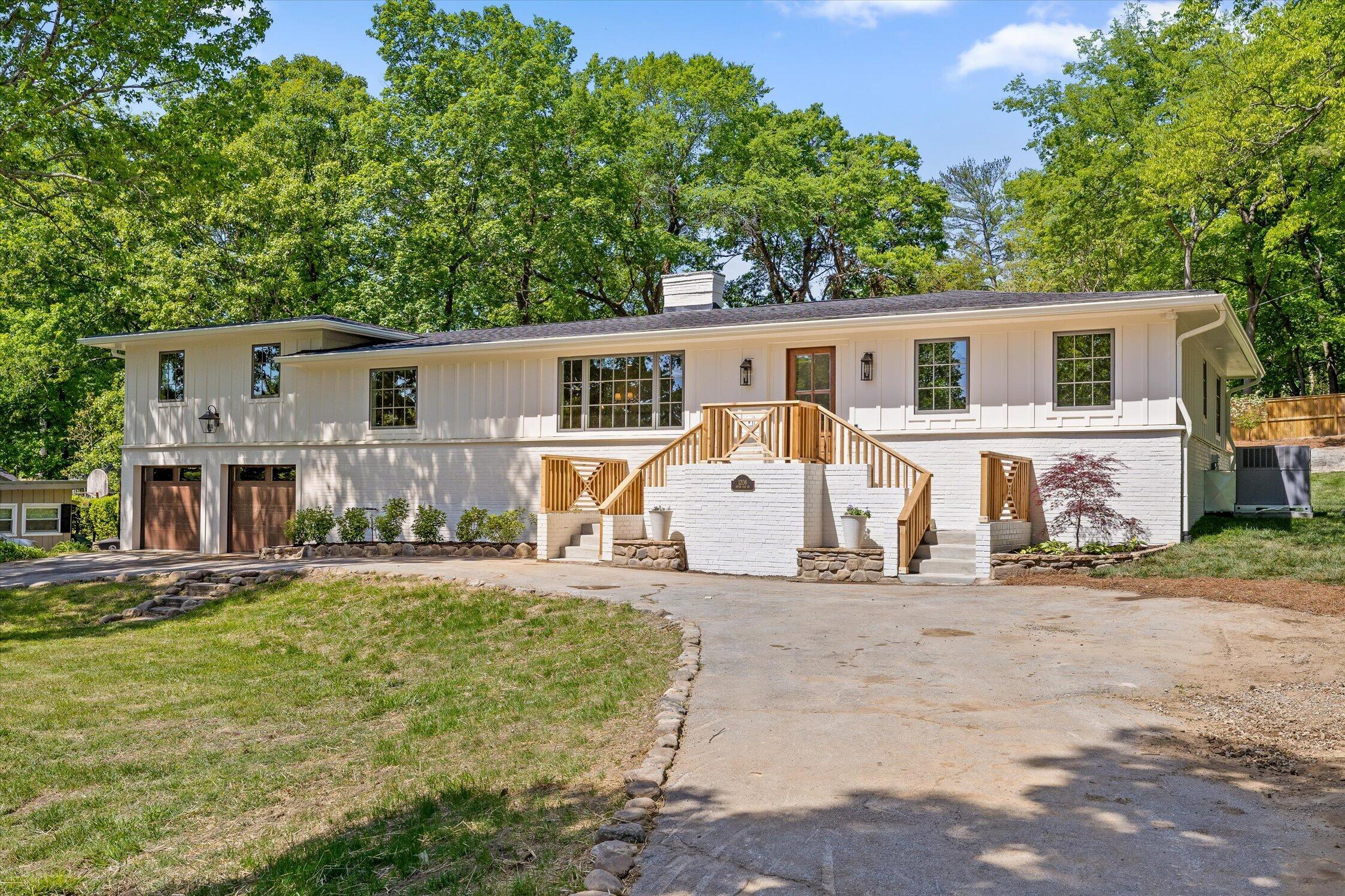 1206 Peter Pan Road