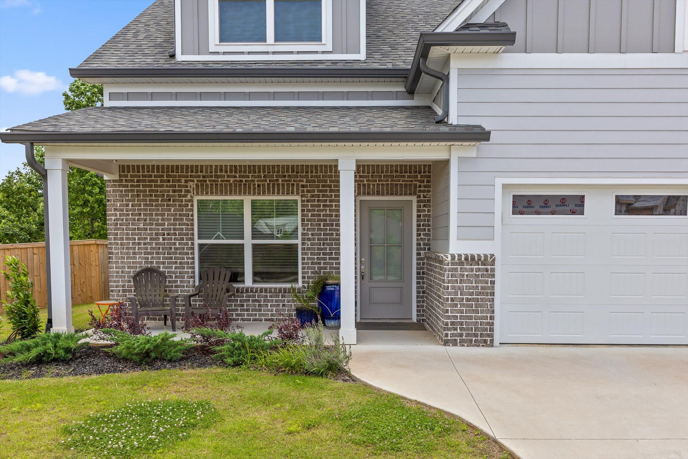 Chattanooga, Tennessee 37416, United States, 4 Bedrooms Bedrooms, ,3 BathroomsBathrooms,Residential,Contingent,159957