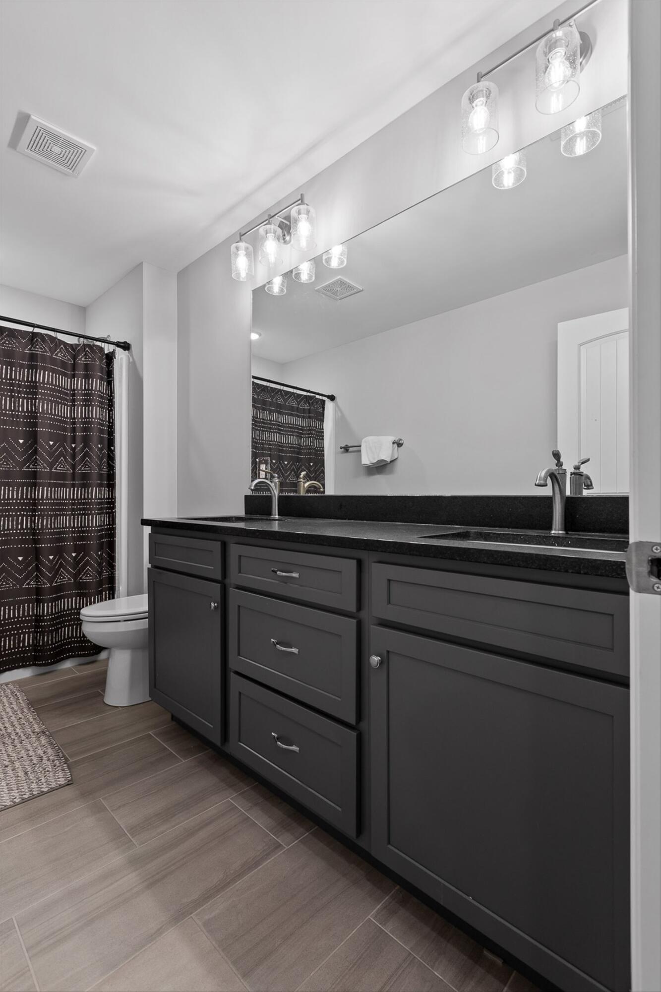 Chattanooga, Tennessee 37416, United States, 4 Bedrooms Bedrooms, ,3 BathroomsBathrooms,Residential,Contingent,159957