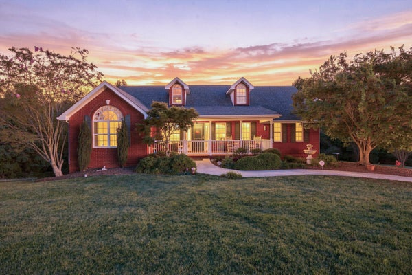 393 CLASSIC DR, SODDY DAISY, TN 37379 - Image c4eabf772bb2d349c6ff5195577e0b7f/3071162306