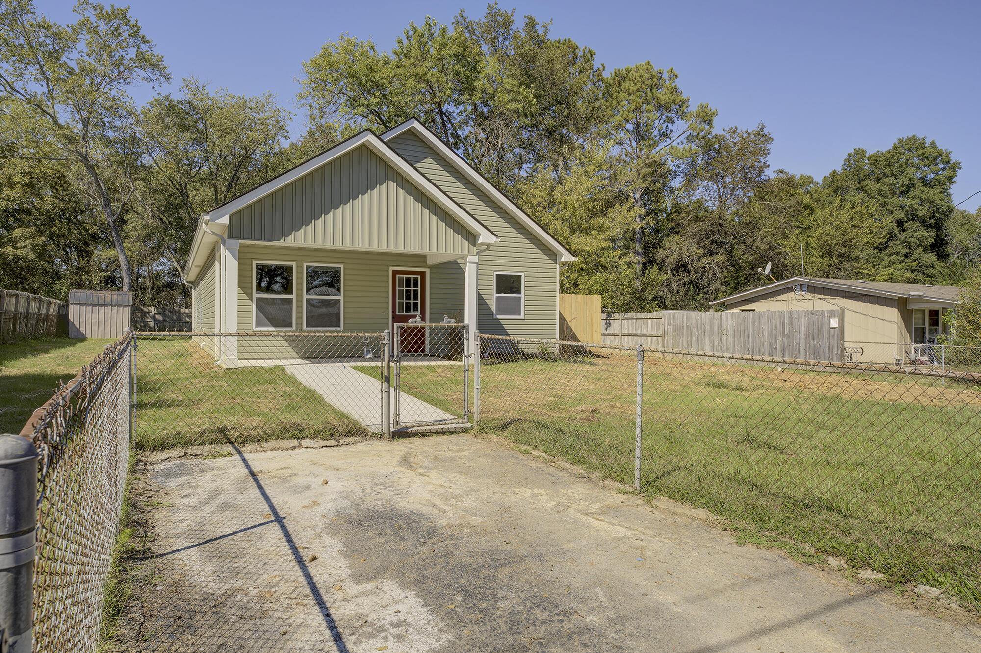 218 Robert E Lee Street