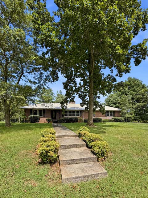 Photo of 401 E Petty Lane, Winchester, TN 37398 (MLS # 1540865)