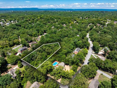 Photo of 612 Hidden Hollow Drive, Chattanooga, TN 37421 (MLS # 1515346)
