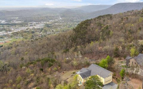 Photo of 9028 Terrace Falls Drive, Soddy Daisy, TN 37379 (MLS # 1531591)