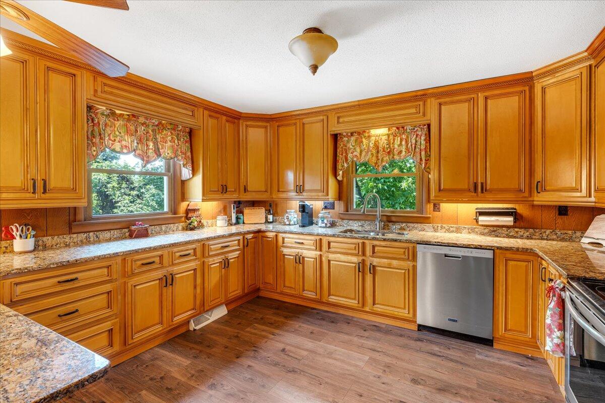 Whitwell, Tennessee, 37397, United States, 3 Bedrooms Bedrooms, ,2 BathroomsBathrooms,Residential,Active,2030594