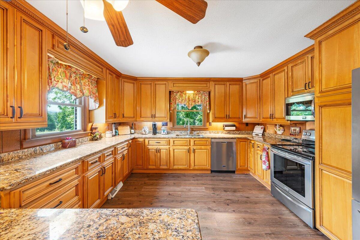 Whitwell, Tennessee, 37397, United States, 3 Bedrooms Bedrooms, ,2 BathroomsBathrooms,Residential,Active,2030594