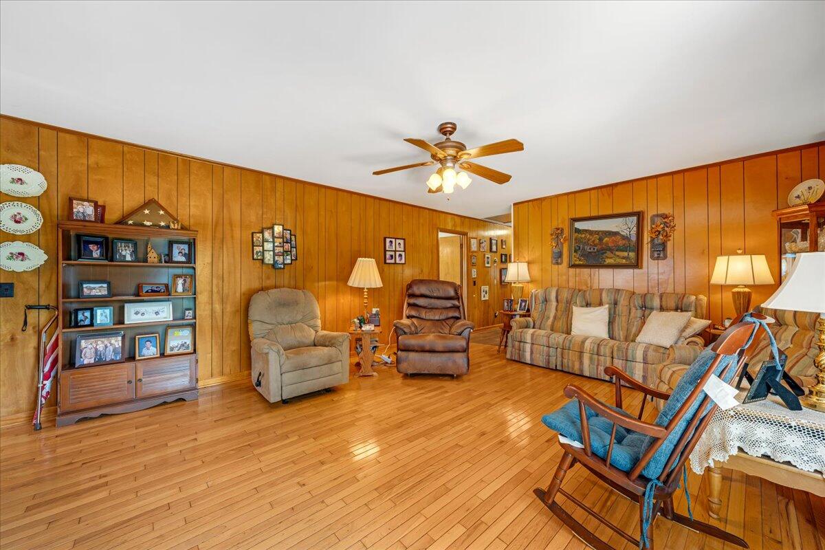 Whitwell, Tennessee, 37397, United States, 3 Bedrooms Bedrooms, ,2 BathroomsBathrooms,Residential,Active,2030594