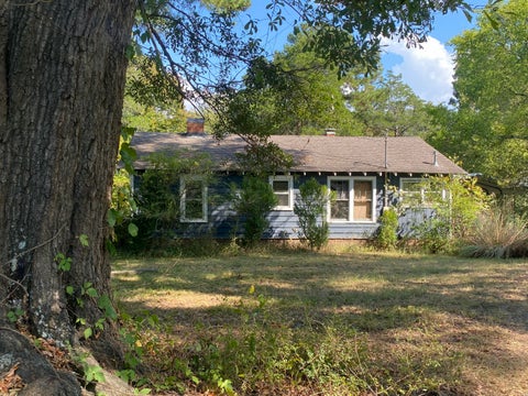 Photo of 2332 Hamill Road, Hixson, TN 37343 (MLS # 1542931)