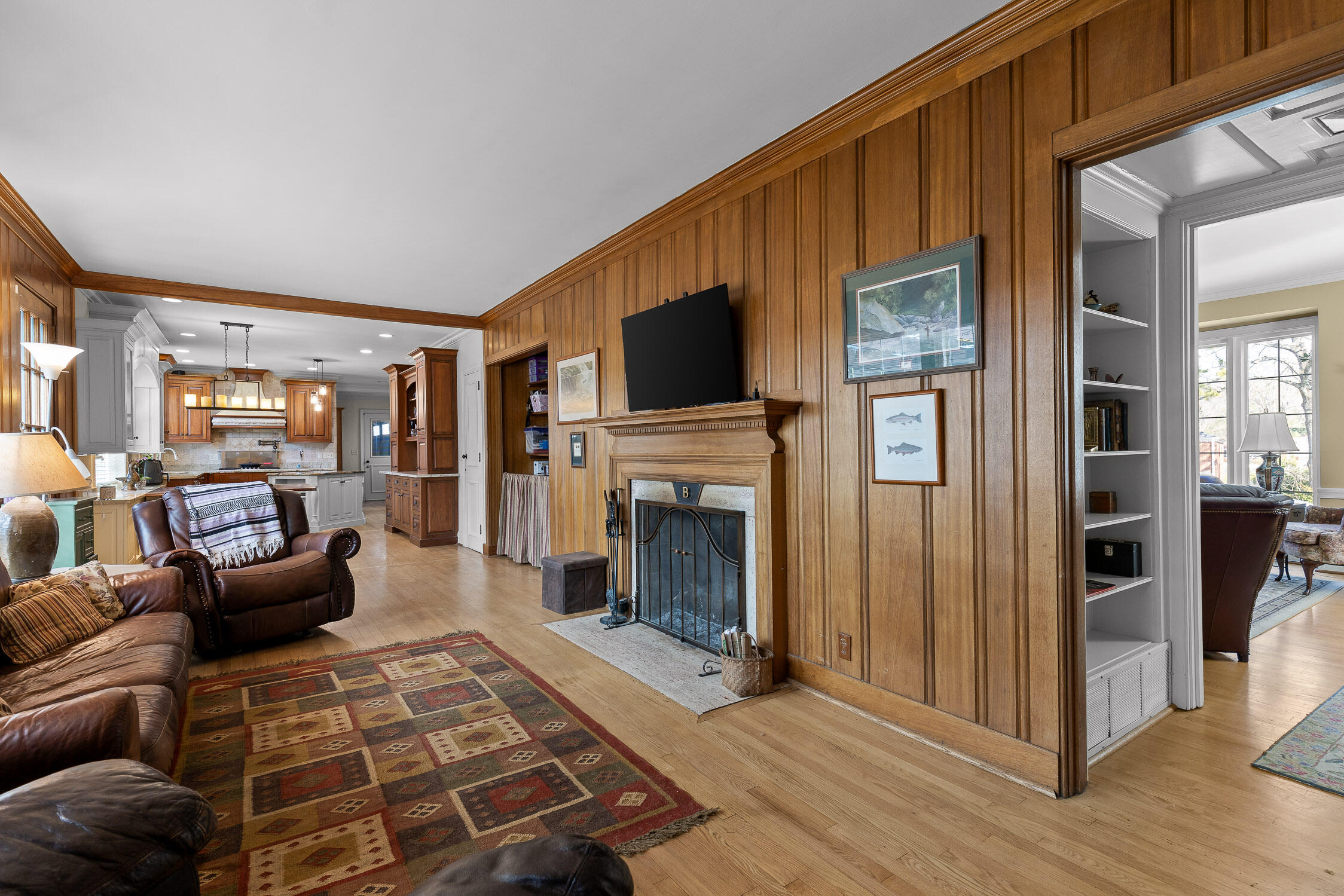 Chattanooga, Tennessee 37411, United States, 4 Bedrooms Bedrooms, ,4 BathroomsBathrooms,Residential,Contingent,89563