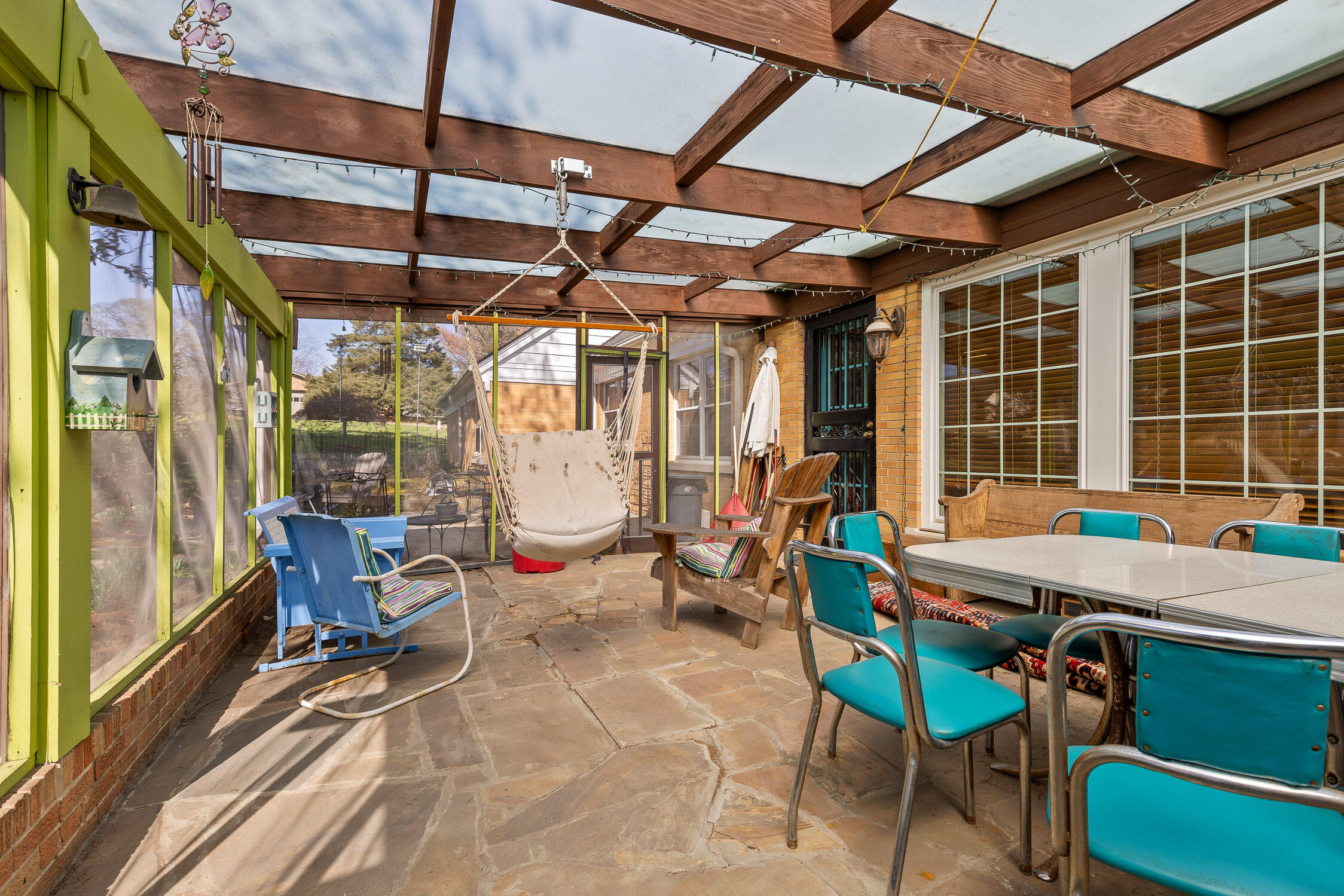 Chattanooga, Tennessee 37411, United States, 4 Bedrooms Bedrooms, ,4 BathroomsBathrooms,Residential,Contingent,89563