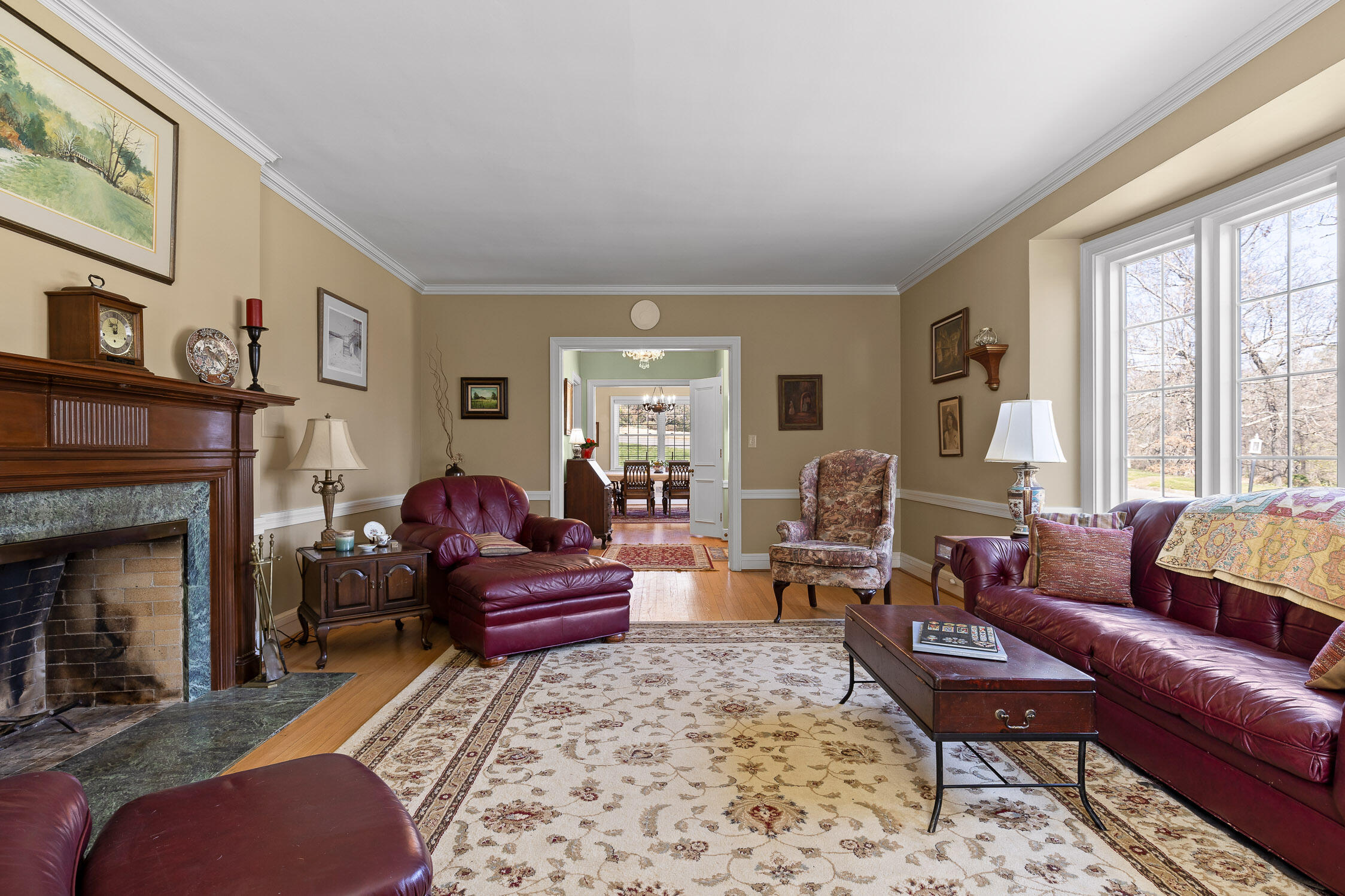 Chattanooga, Tennessee 37411, United States, 4 Bedrooms Bedrooms, ,4 BathroomsBathrooms,Residential,Contingent,89563