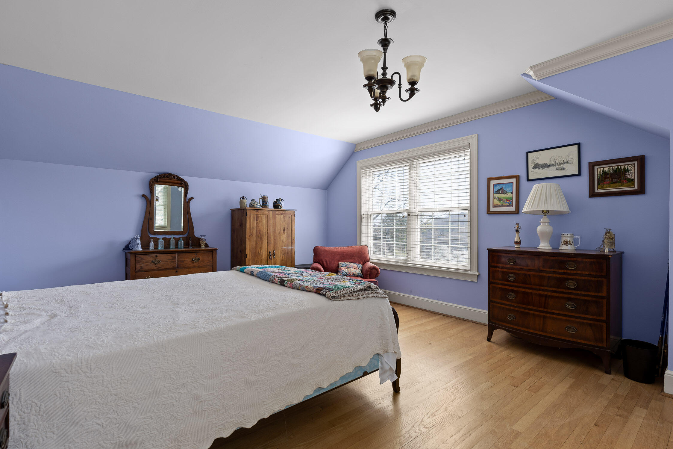 Chattanooga, Tennessee 37411, United States, 4 Bedrooms Bedrooms, ,4 BathroomsBathrooms,Residential,Contingent,89563