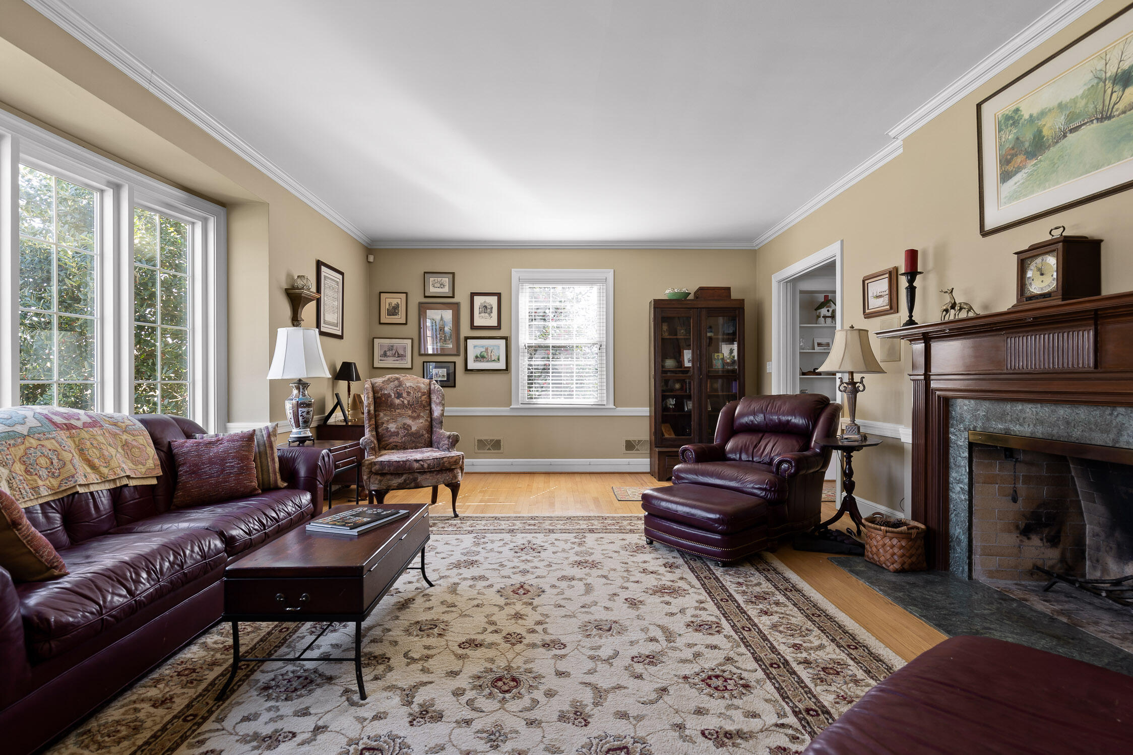 Chattanooga, Tennessee 37411, United States, 4 Bedrooms Bedrooms, ,4 BathroomsBathrooms,Residential,Contingent,89563