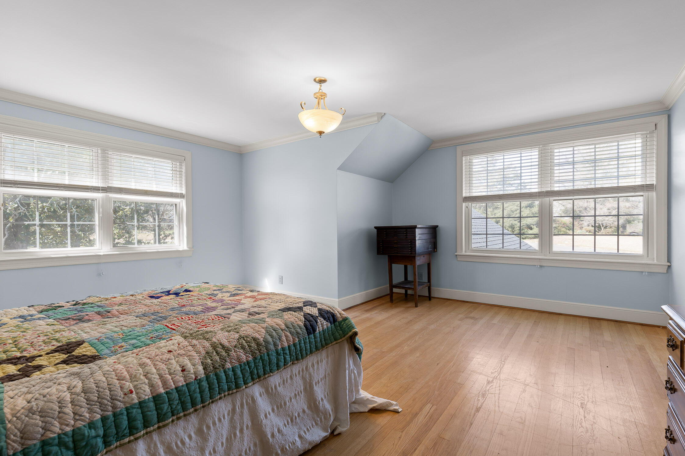 Chattanooga, Tennessee 37411, United States, 4 Bedrooms Bedrooms, ,4 BathroomsBathrooms,Residential,Contingent,89563