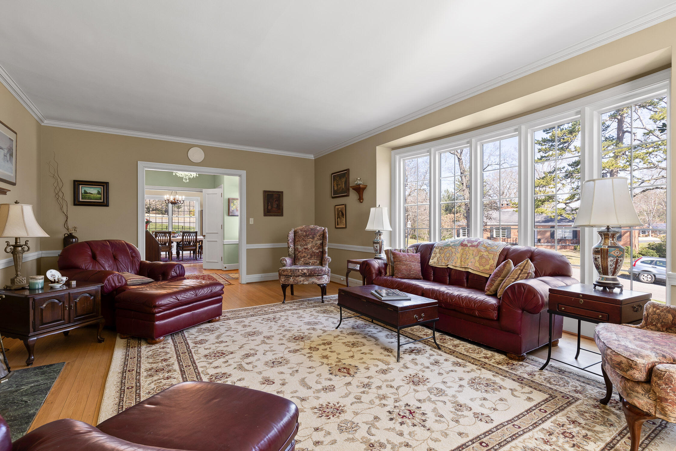 Chattanooga, Tennessee 37411, United States, 4 Bedrooms Bedrooms, ,4 BathroomsBathrooms,Residential,Contingent,89563