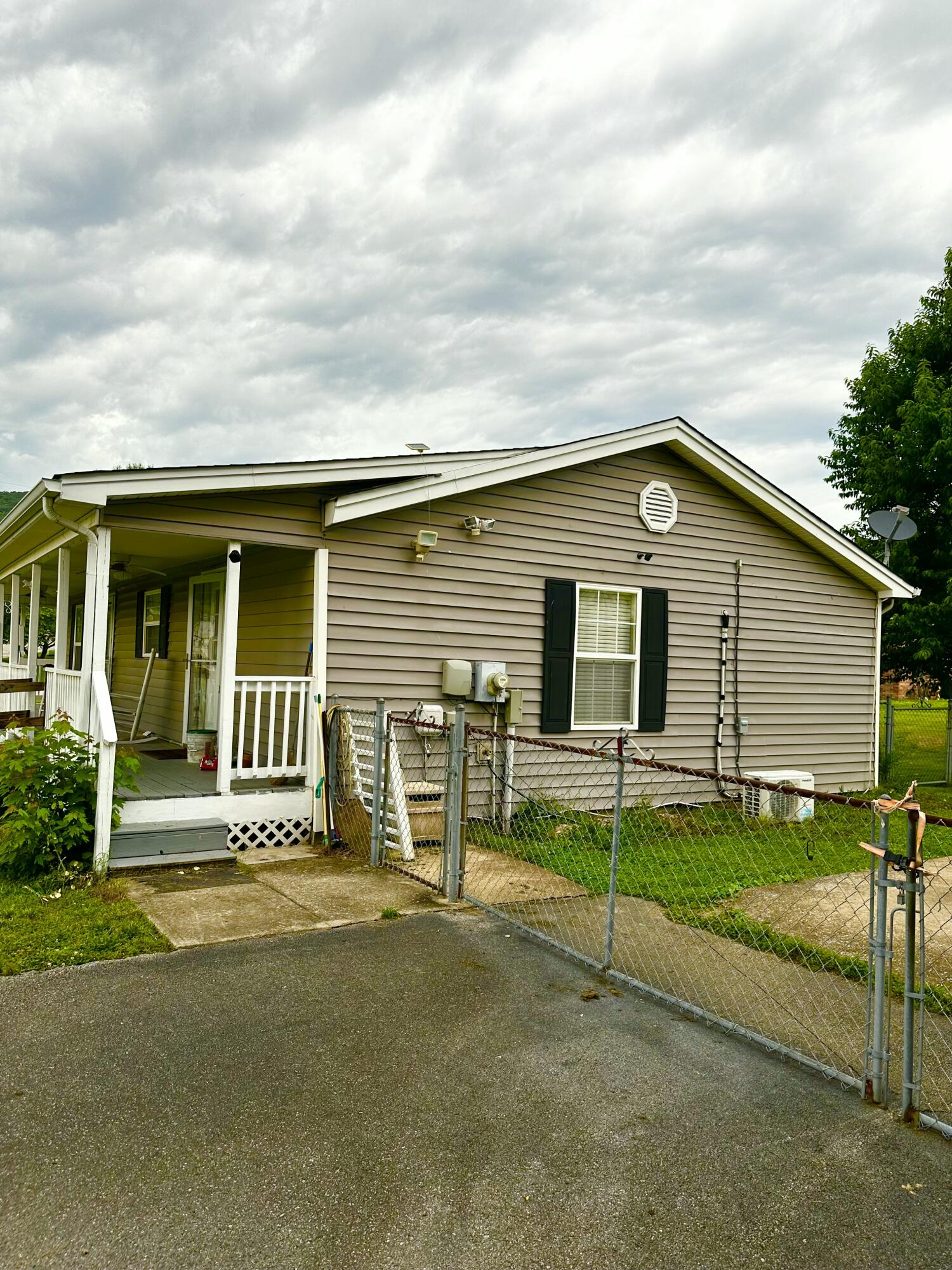 219 Igou Ferry Road, Soddy Daisy, Tennessee image 9