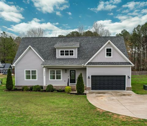 Photo of 3086 Crow Road NE, Dalton, GA 30721 (MLS # 1530429)