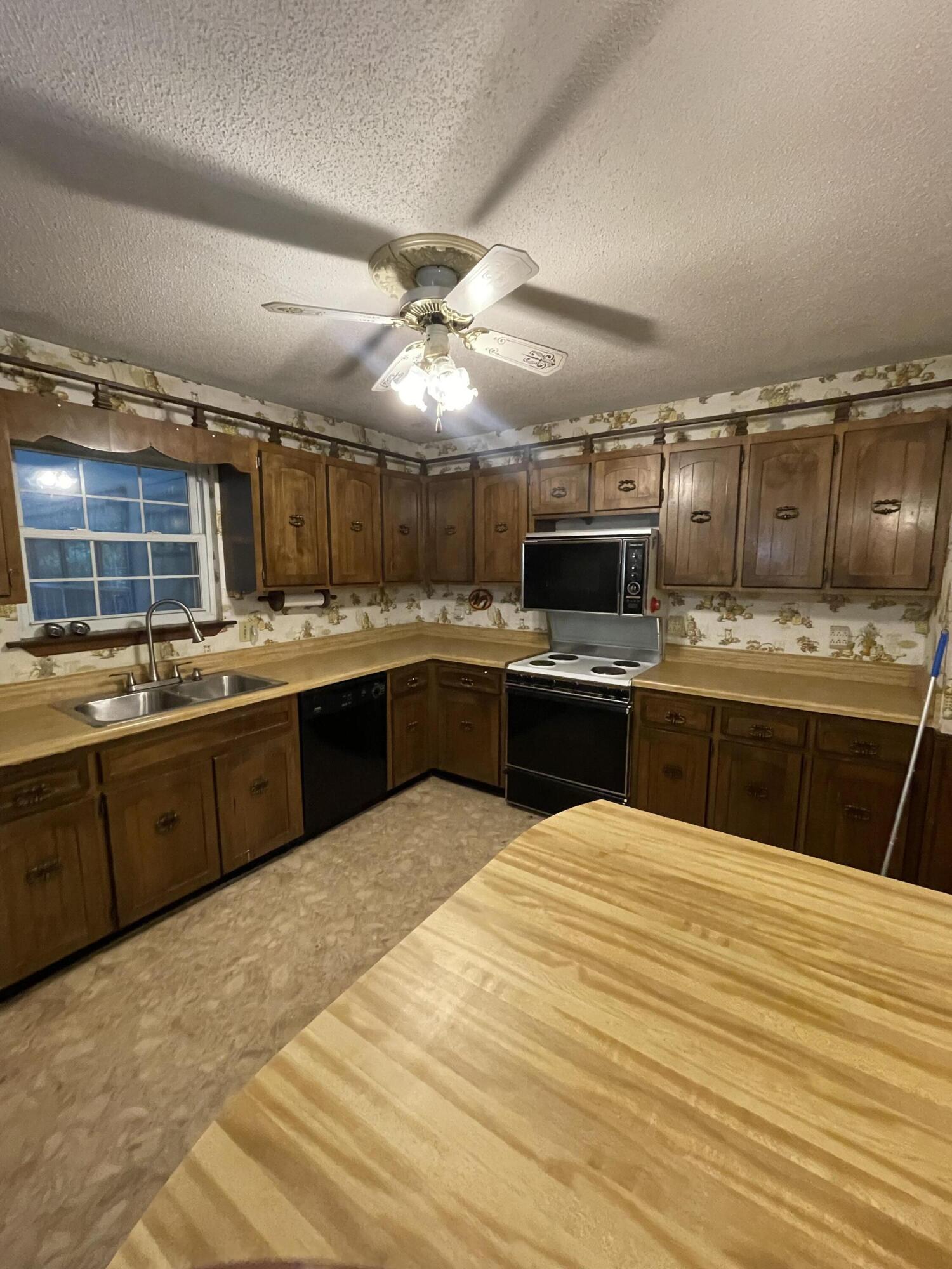 150 Royal Oaks Drive, Cleveland, Tennessee image 4