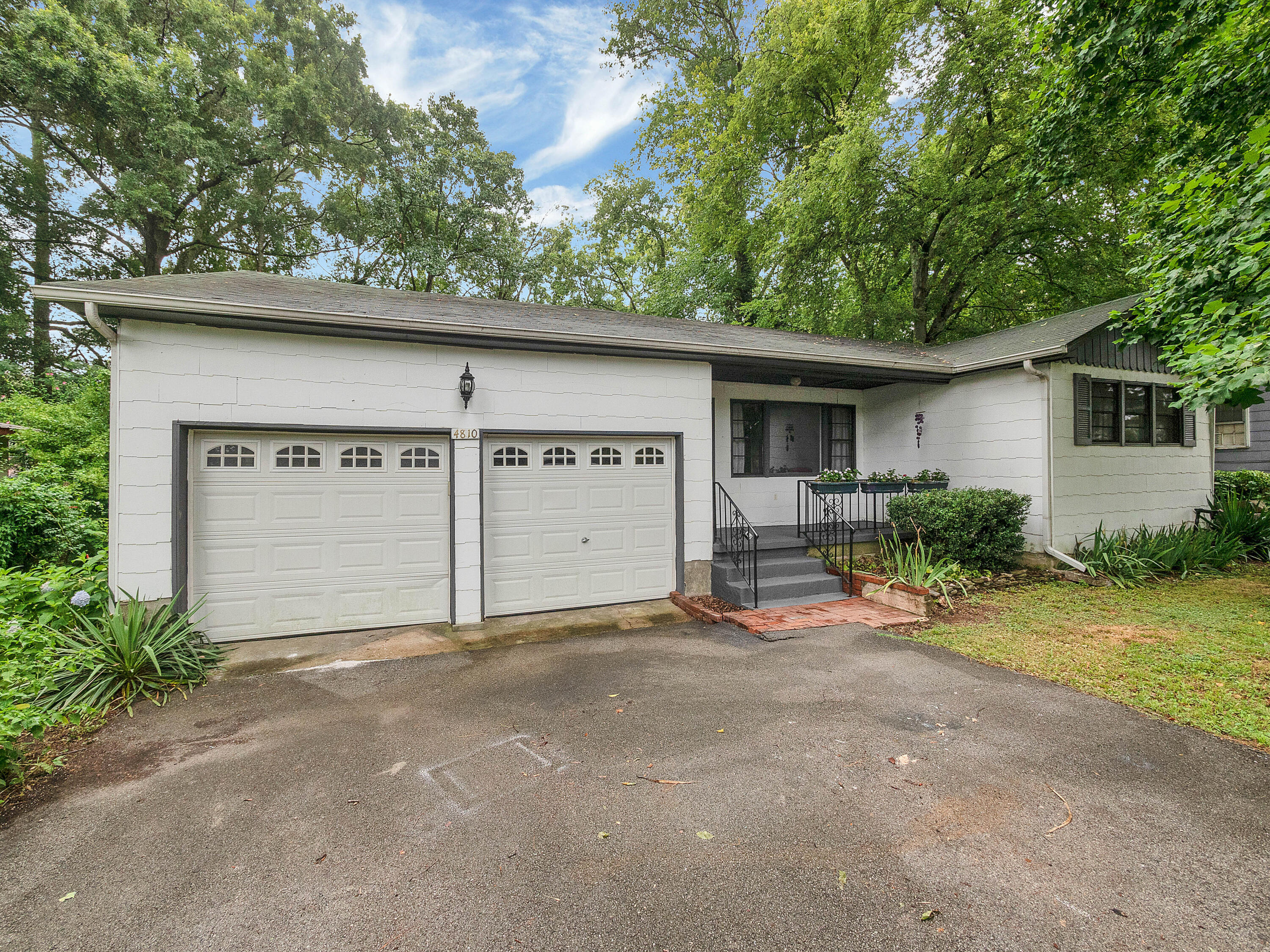 4810_MarylandDr-4
