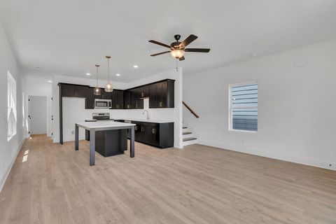 Tiny photo for 1827 Cotton Way, Chattanooga, TN 37404 (MLS # 1527909)