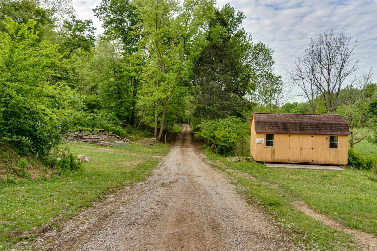 34 Mule Lane, Pikeville, Tennessee image 49