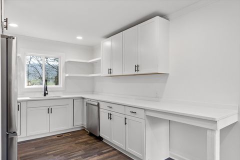 Tiny photo for 824 Clift Street, Chattanooga, TN 37405 (MLS # 1527321)