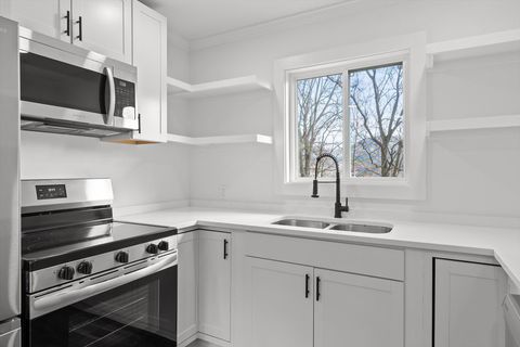 Tiny photo for 824 Clift Street, Chattanooga, TN 37405 (MLS # 1527321)