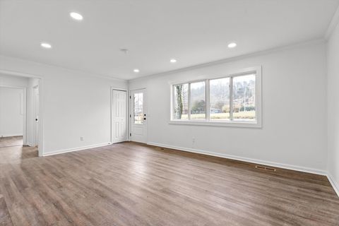 Tiny photo for 824 Clift Street, Chattanooga, TN 37405 (MLS # 1527321)