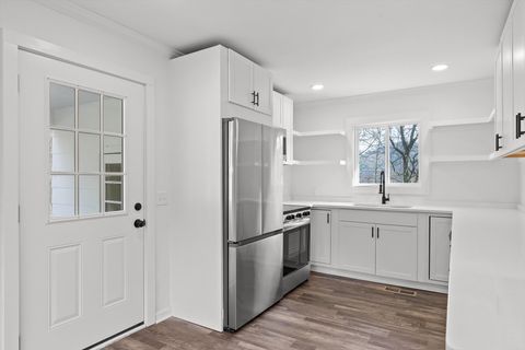 Tiny photo for 824 Clift Street, Chattanooga, TN 37405 (MLS # 1527321)