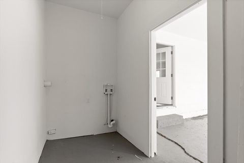 Tiny photo for 824 Clift Street, Chattanooga, TN 37405 (MLS # 1527321)