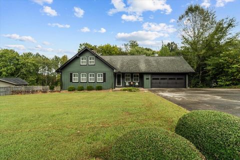 Photo of 1915 W Brookhaven Circle, Dalton, GA 30720 (MLS # 1522011)
