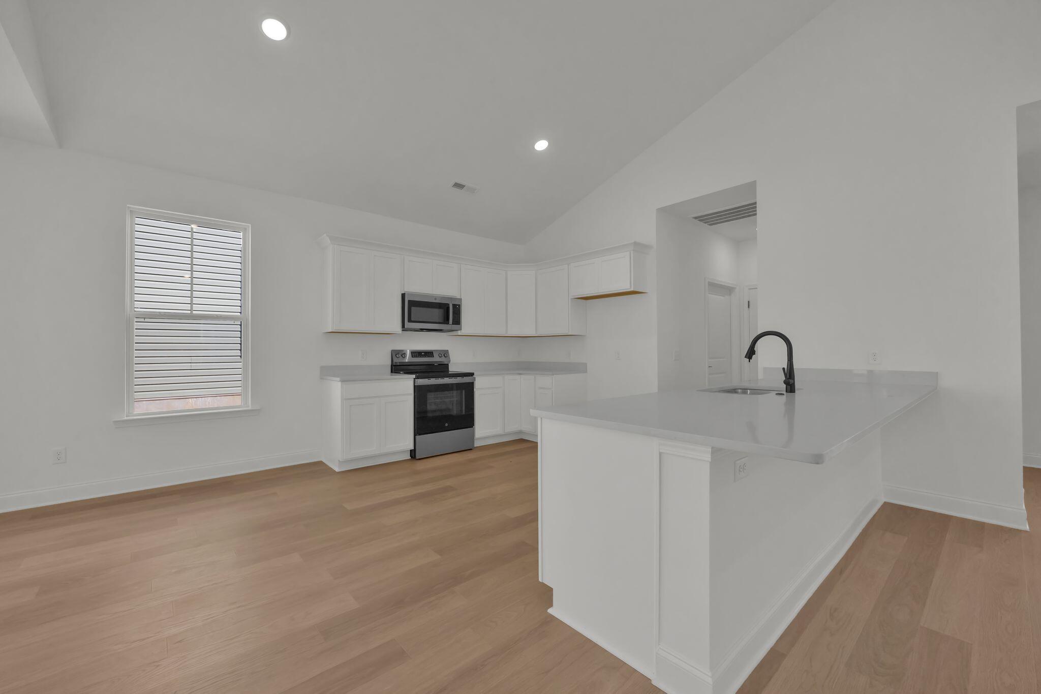 6594 Elizabeth Ann Way 107