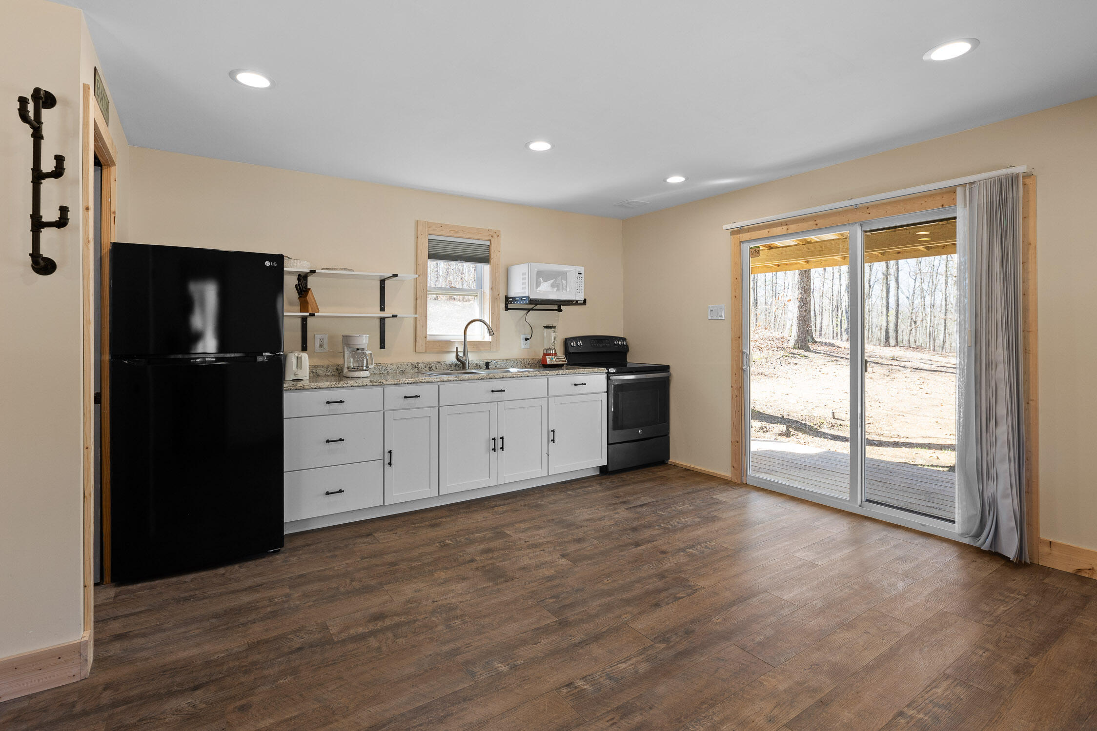 Chickamauga, Georgia 30707, United States, 1 Bedroom Bedrooms, ,1 BathroomBathrooms,Residential,Active,220828