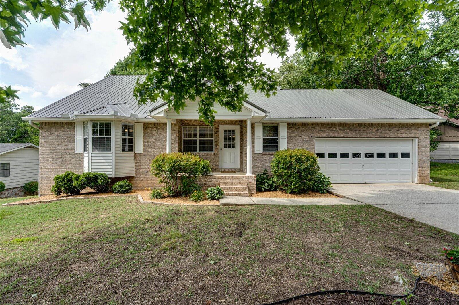 8719 Glenaire Drive, Chattanooga, Tennessee image 1