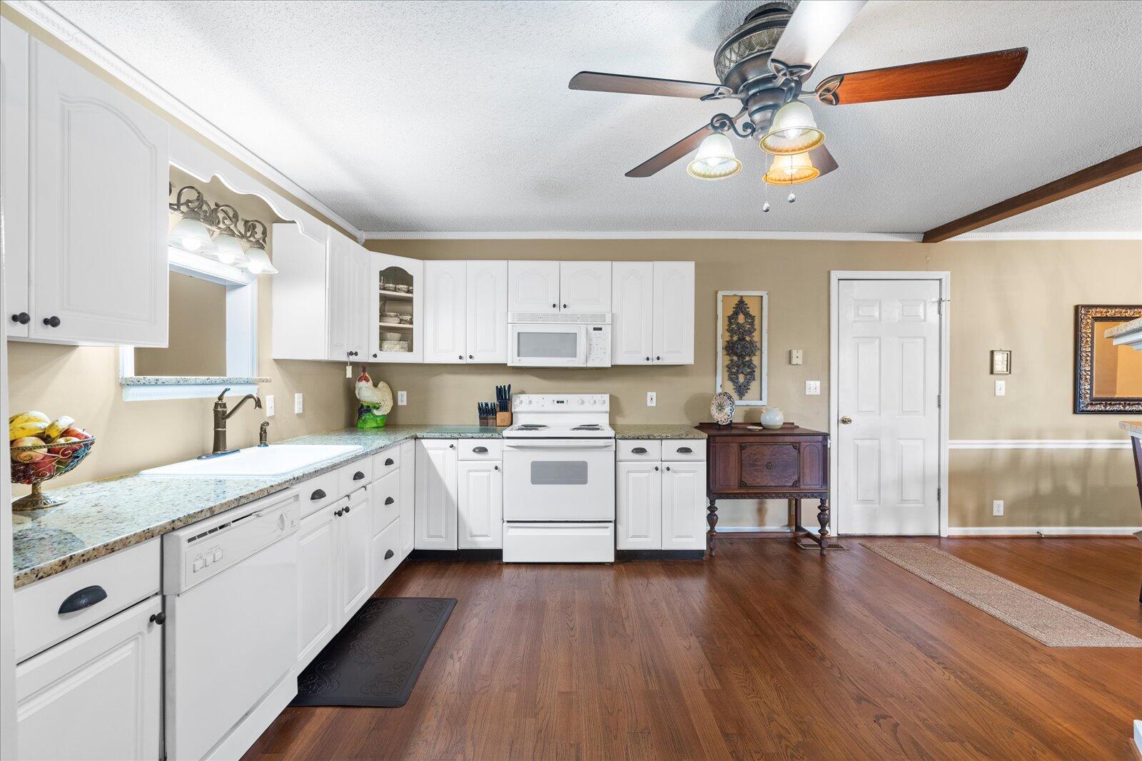 8719 Glenaire Drive, Chattanooga, Tennessee image 13