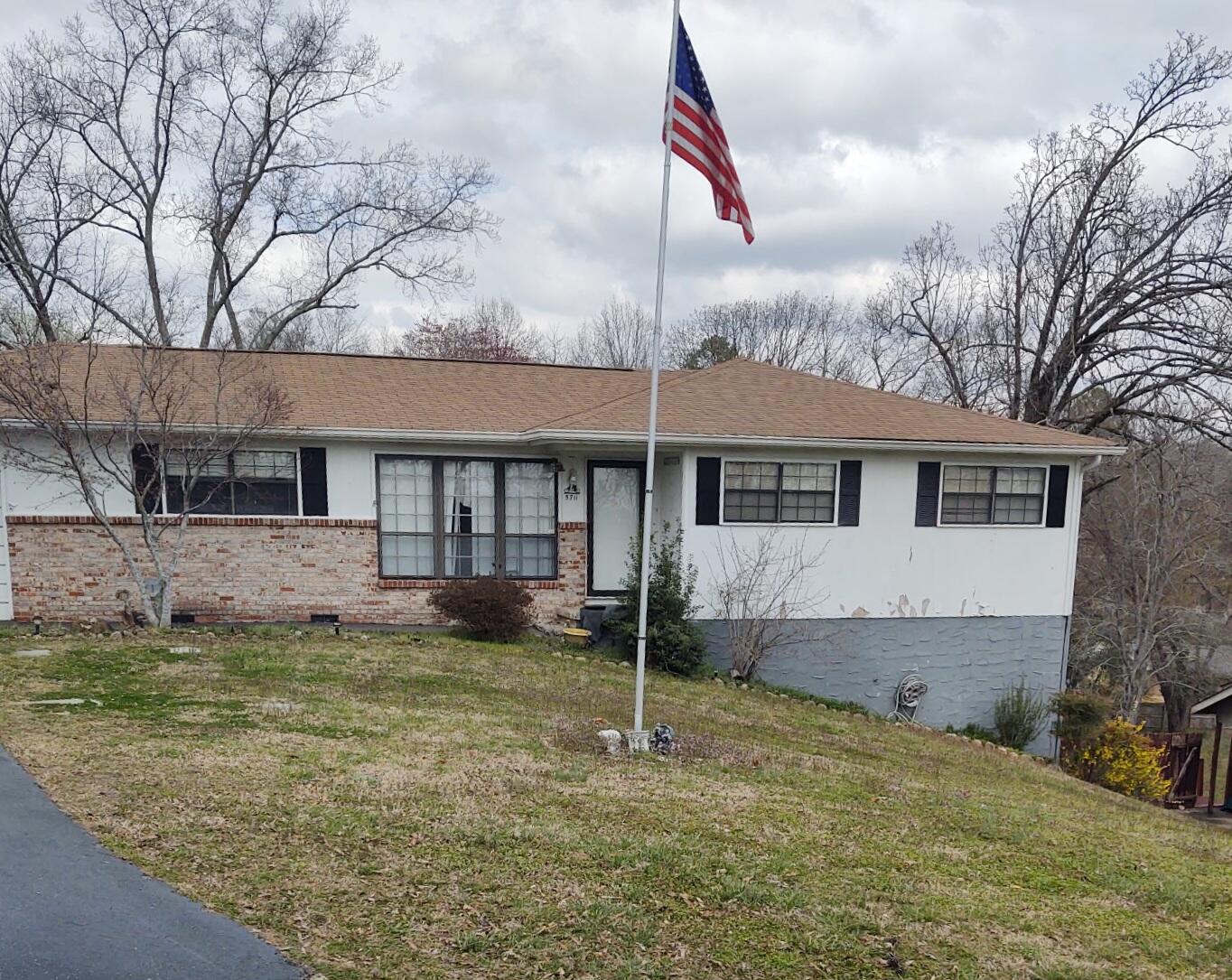 5711 Lyle Circle, Hixson, Tennessee image 1