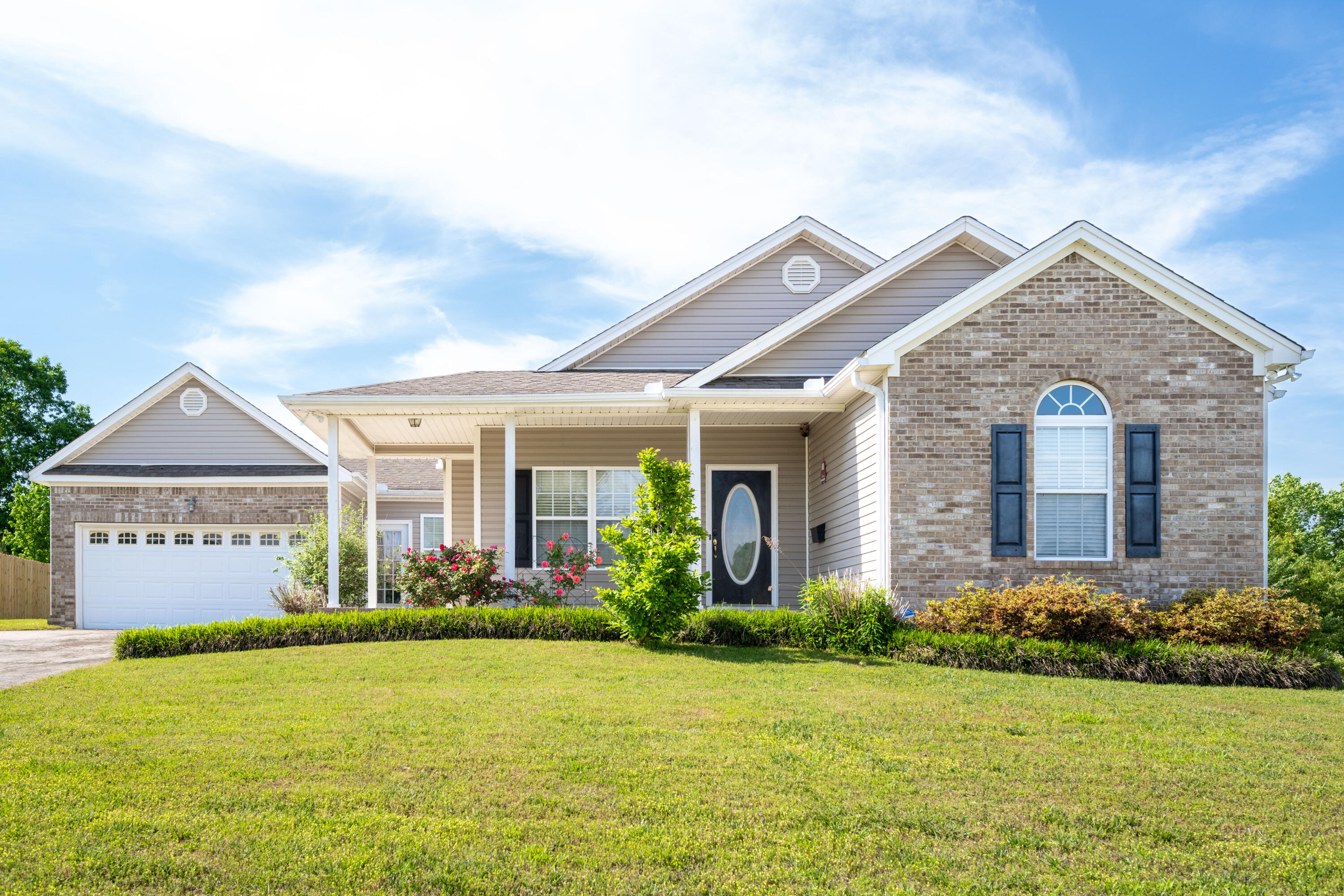 10329 Sovereign Pointe Drive, Soddy Daisy, Tennessee image 1