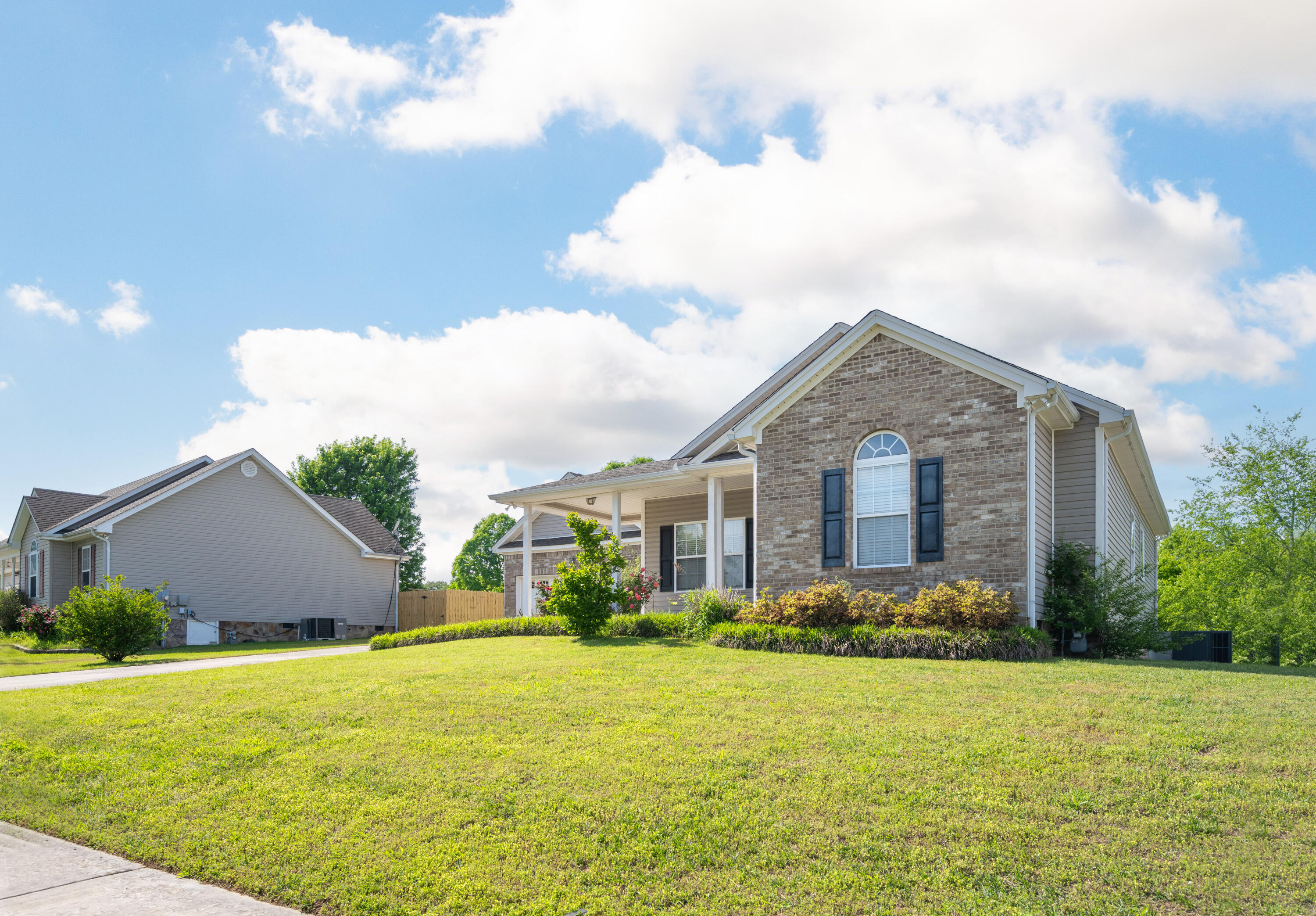 10329 Sovereign Pointe Drive, Soddy Daisy, Tennessee image 2