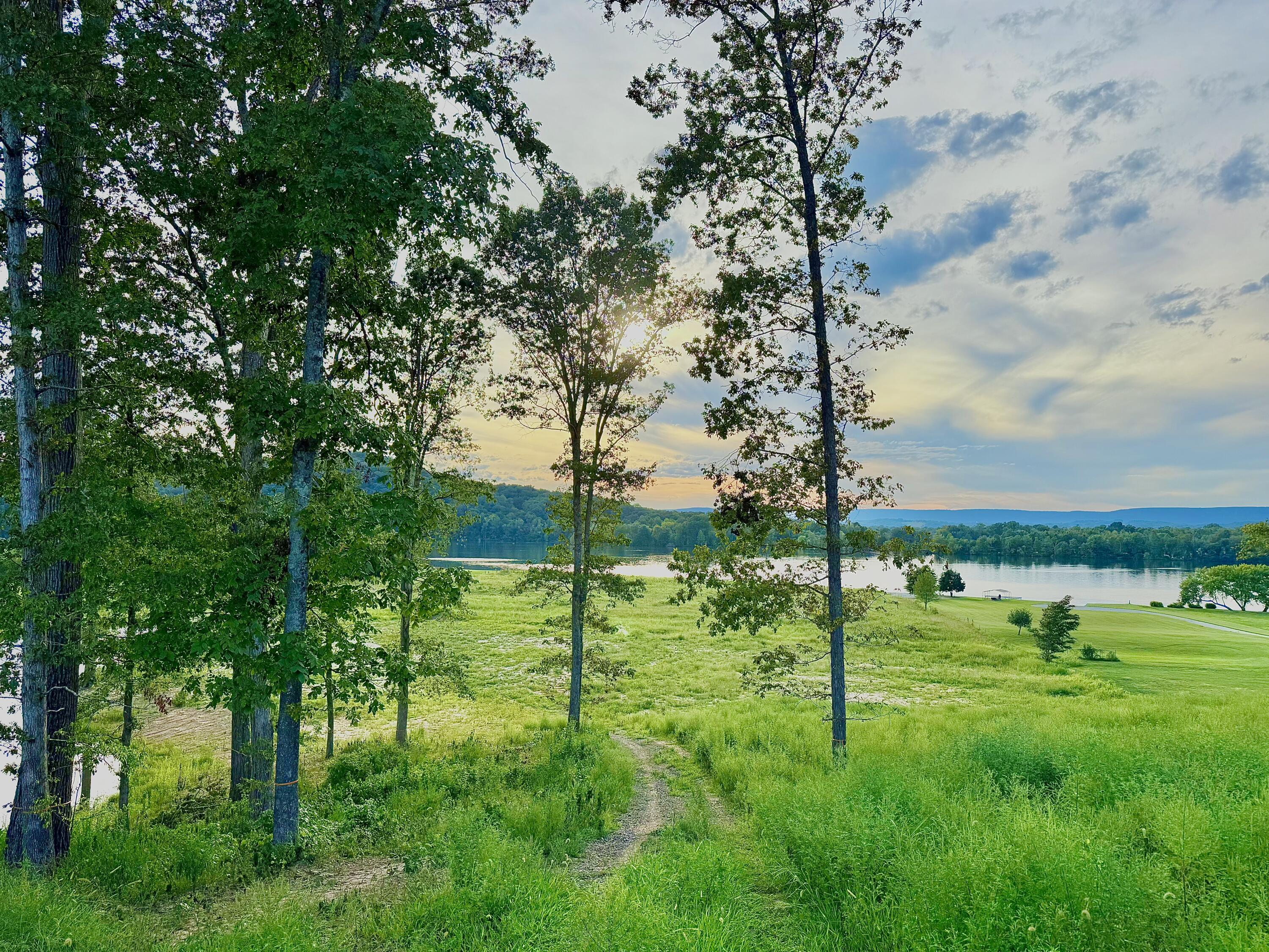 1276 Holly Glen Lane