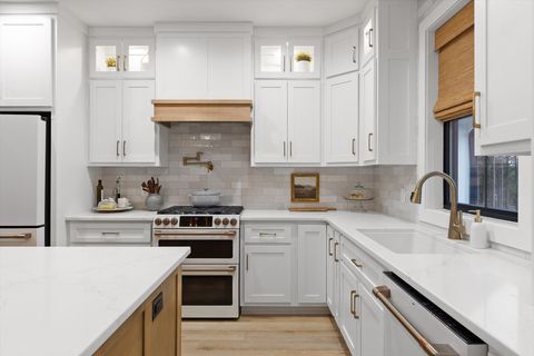 Tiny photo for 4190 Crockett Pointe, Jasper, TN 37347 (MLS # 1529384)