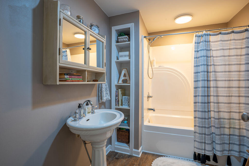 Flat Rock, Alabama 35966, United States, 3 Bedrooms Bedrooms, ,3 BathroomsBathrooms,Residential,Pending,250959