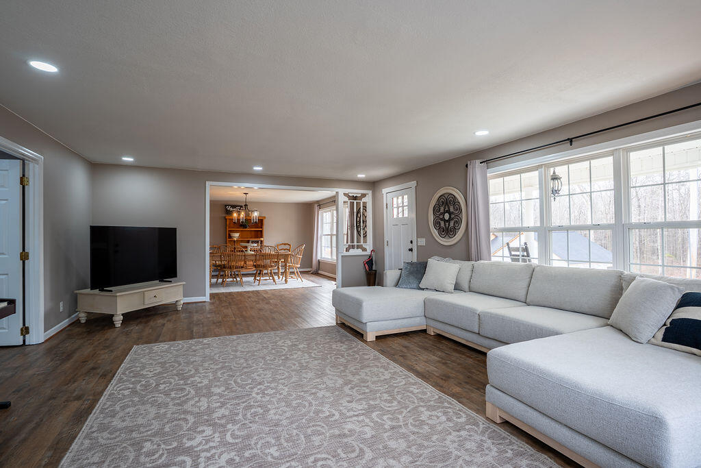 Flat Rock, Alabama 35966, United States, 3 Bedrooms Bedrooms, ,3 BathroomsBathrooms,Residential,Pending,250959