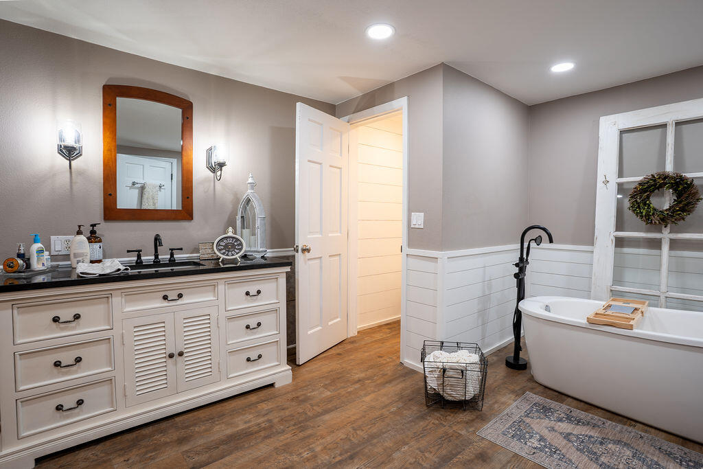 Flat Rock, Alabama 35966, United States, 3 Bedrooms Bedrooms, ,3 BathroomsBathrooms,Residential,Pending,250959