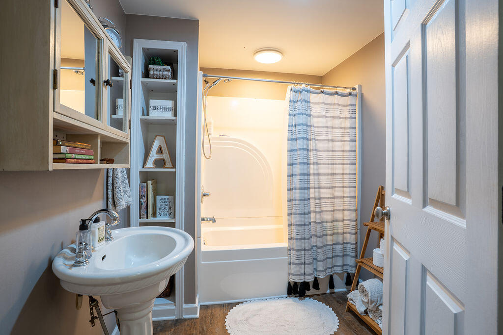 Flat Rock, Alabama 35966, United States, 3 Bedrooms Bedrooms, ,3 BathroomsBathrooms,Residential,Pending,250959