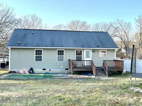 Tiny photo for 1213 S Chattanooga Street, LaFayette, GA 30728 (MLS # 1528028)